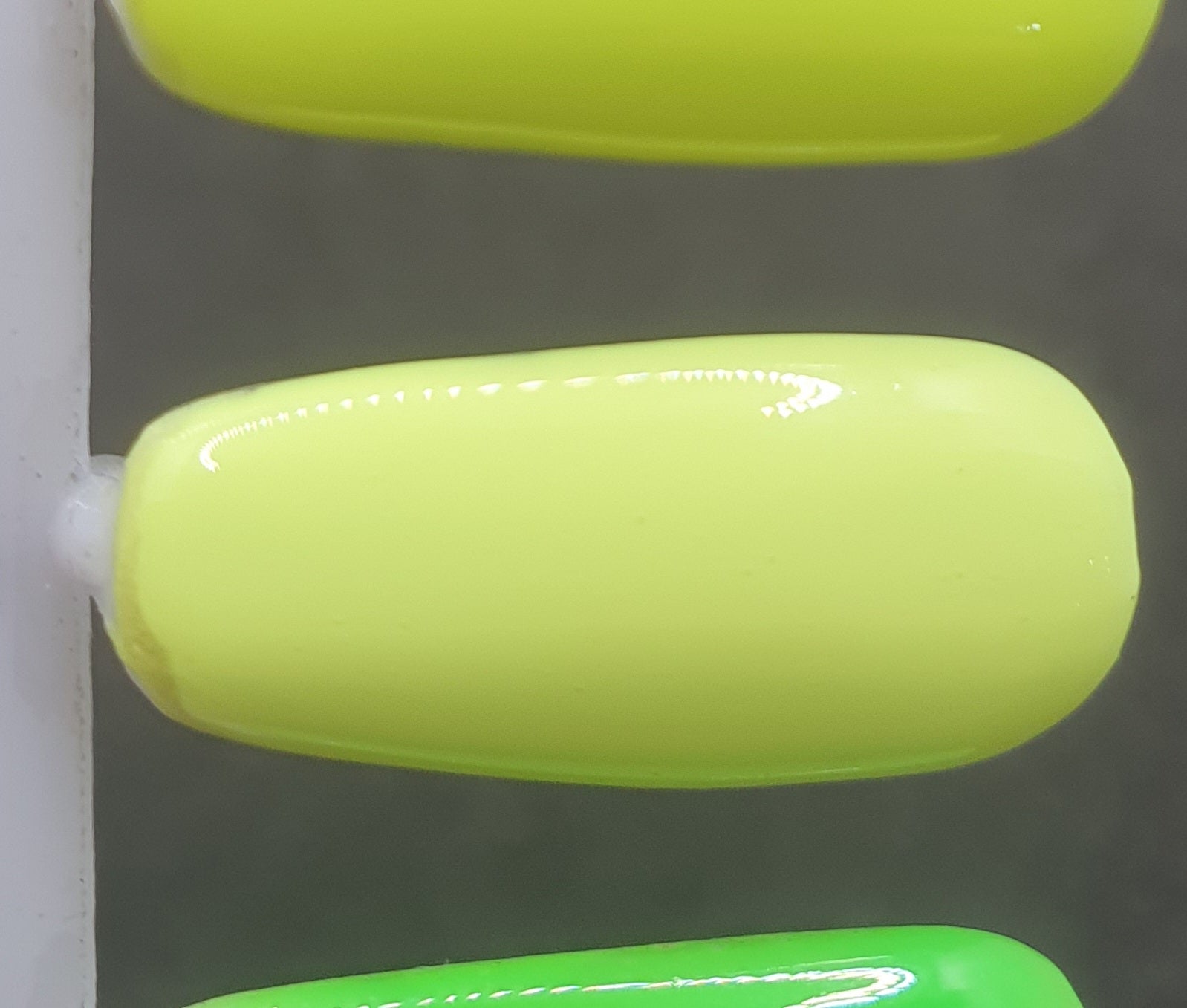 GND NEON GLOW IN THE DARK SOAK OFF GEL