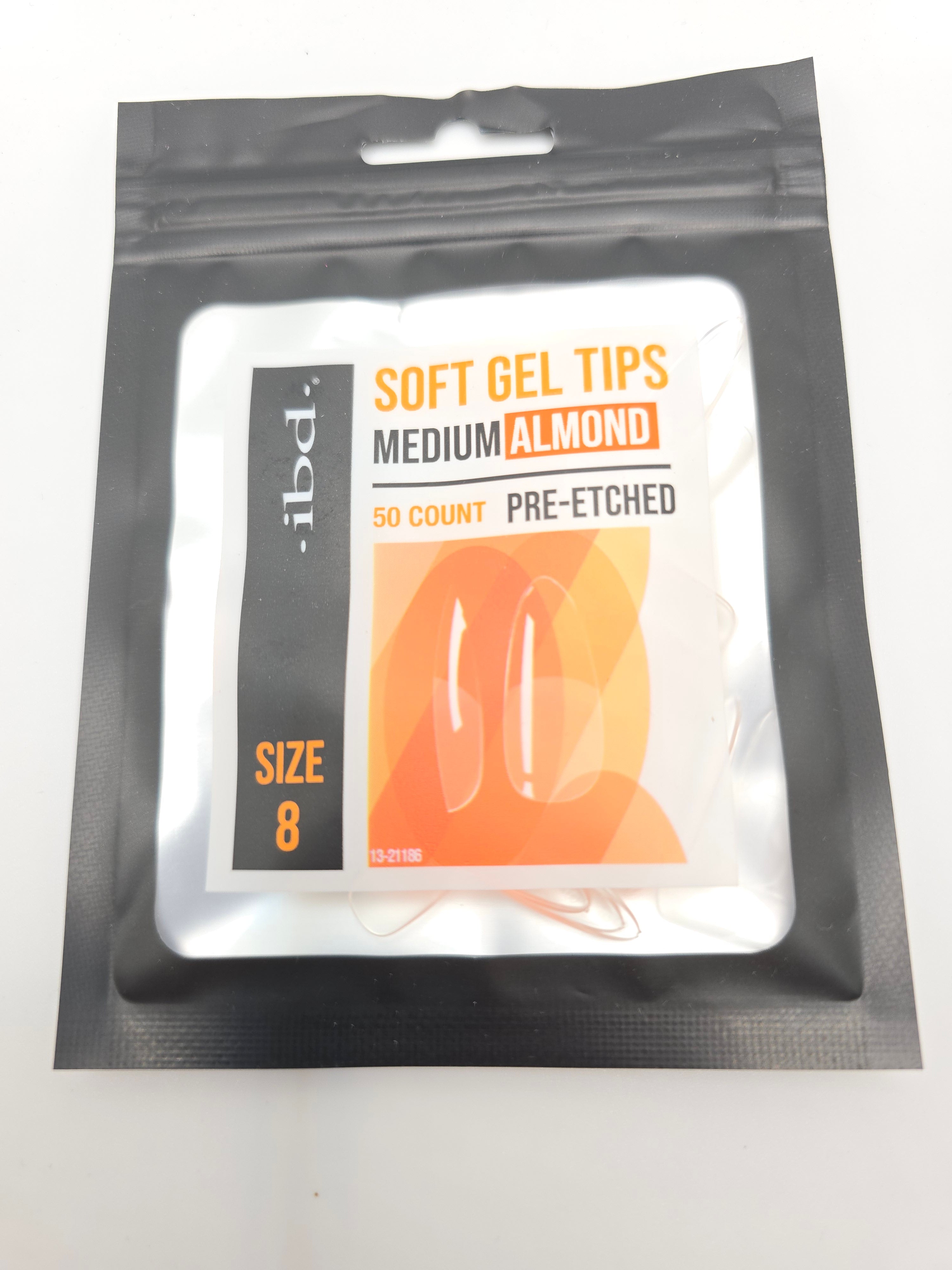 8 - Ibd SOFT GEL TIPS - PRE-ETCHED - MEDIUM ALMOND