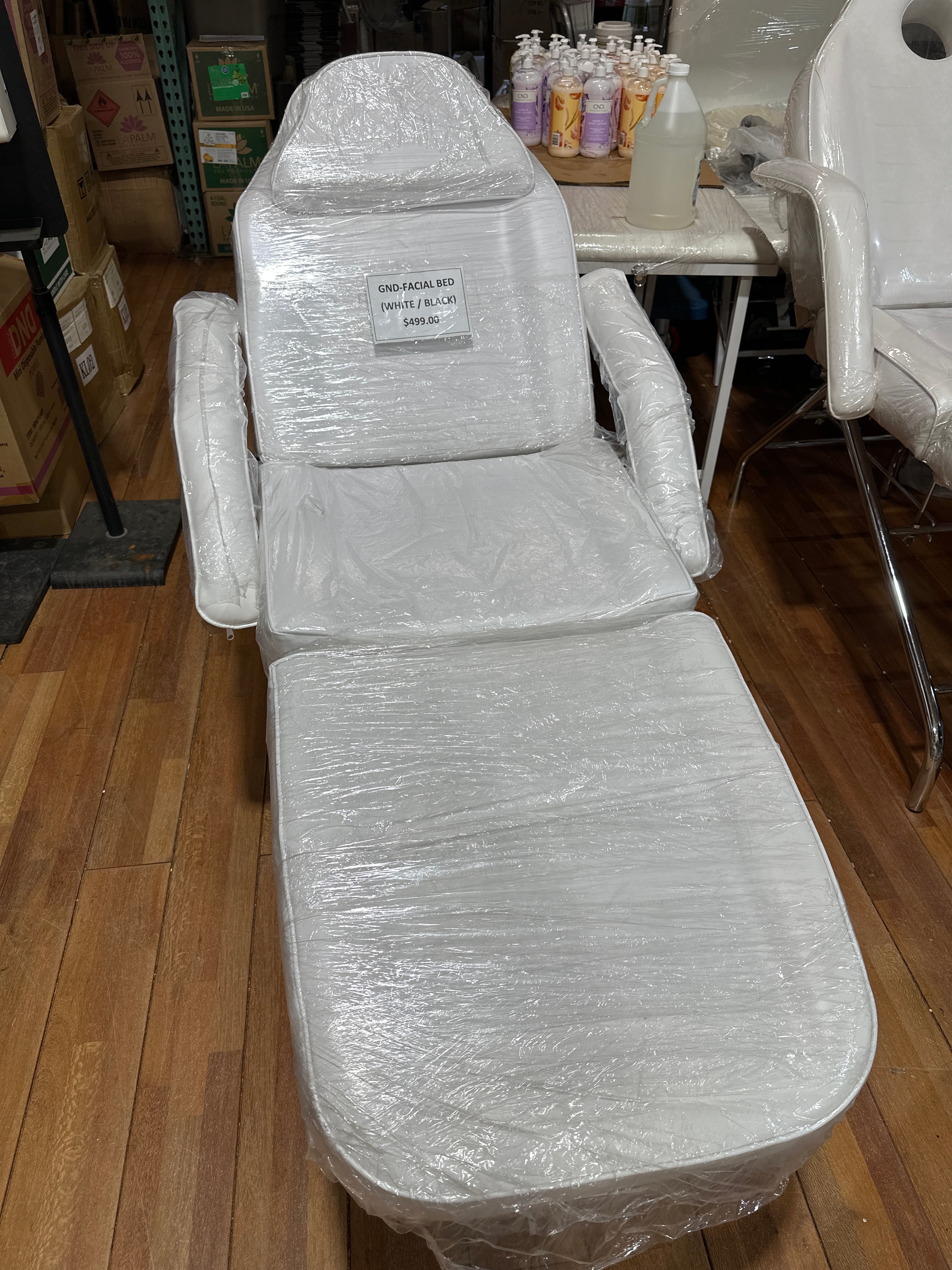 GND  FACIAL BED WHITE/ BLACK