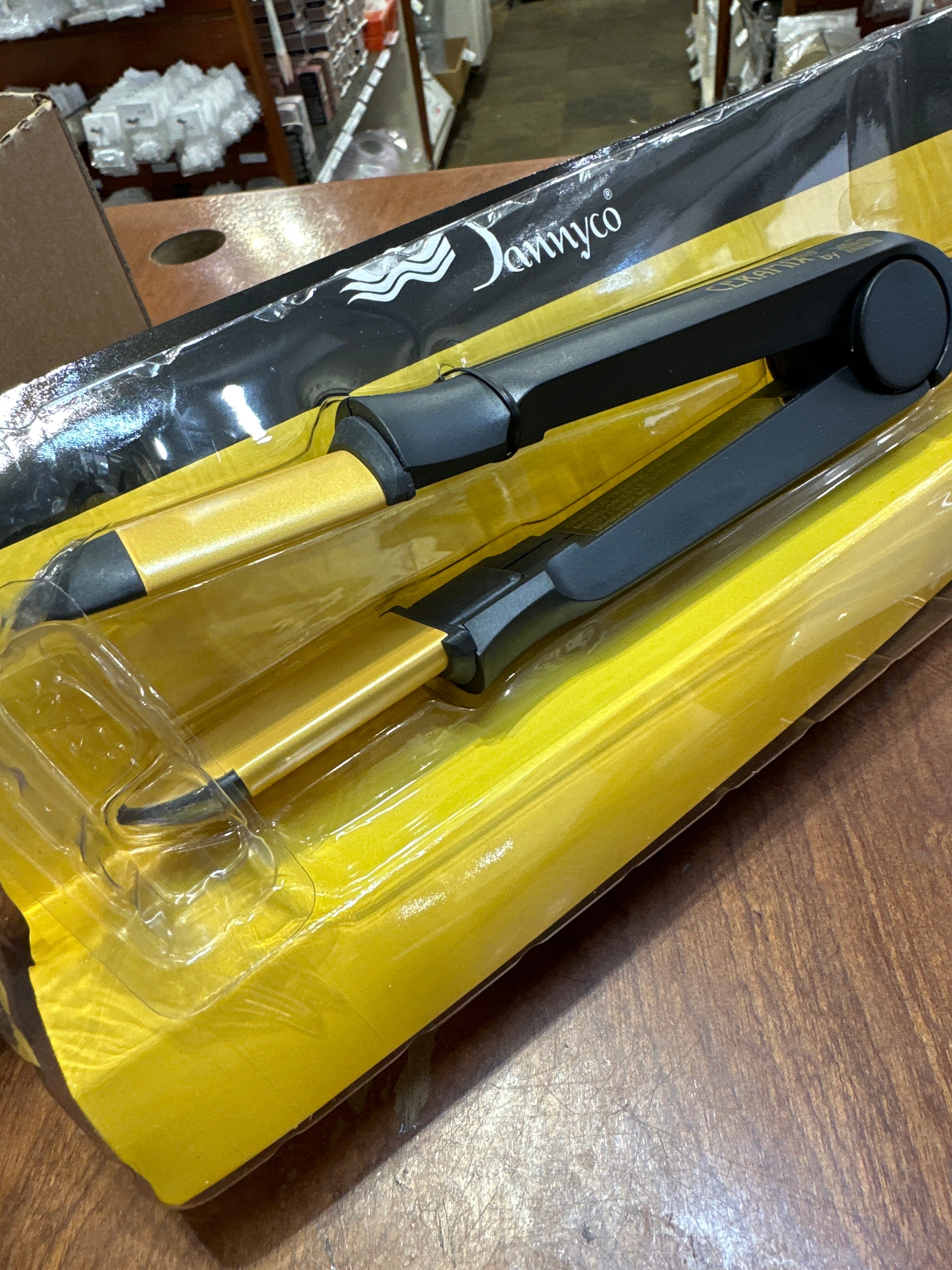 DANNYCO IS-280C CERAMIX MINI FLAT IRON