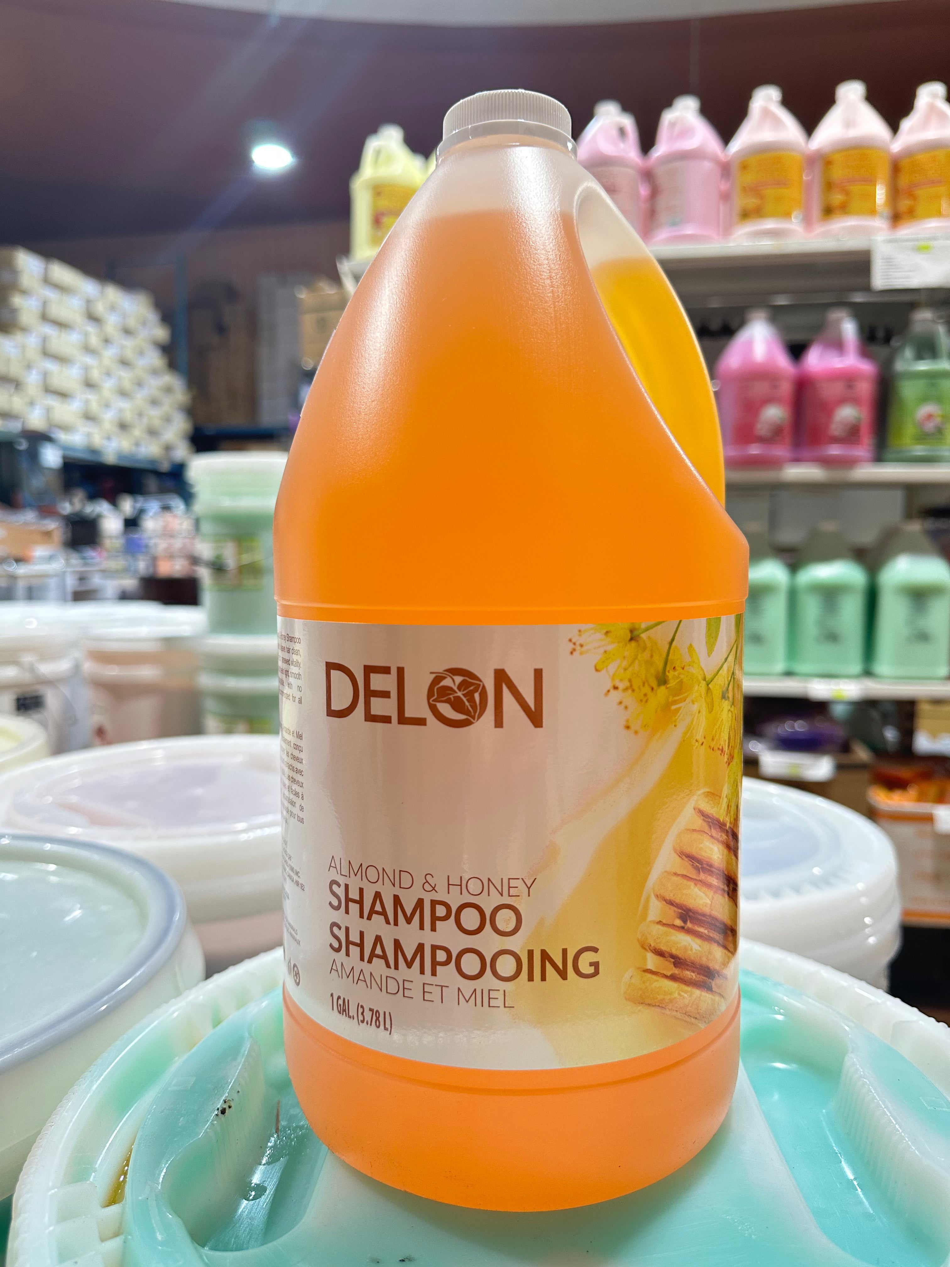 D713Y-4DELON  DELON ALMOND & HONEY SHAMPOO 3.78L